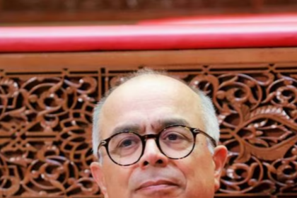 Des parlementaires accusent un manuel scolaire de ternir l’image de leur institution et interpellent Chakib Benmoussa